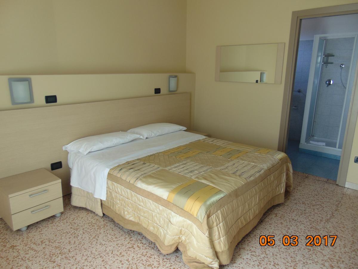 Hotel Mazzocchetti Citta Sant'Angelo Ngoại thất bức ảnh