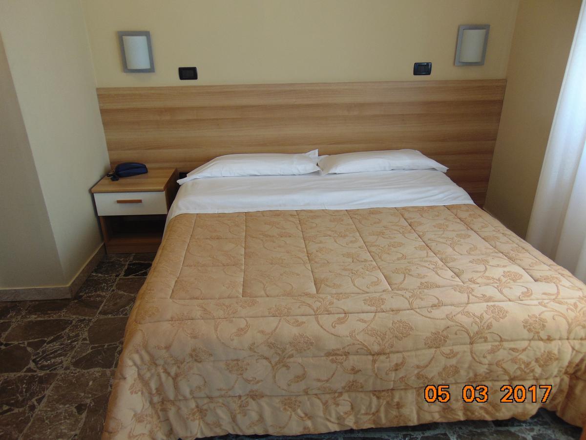 Hotel Mazzocchetti Citta Sant'Angelo Ngoại thất bức ảnh
