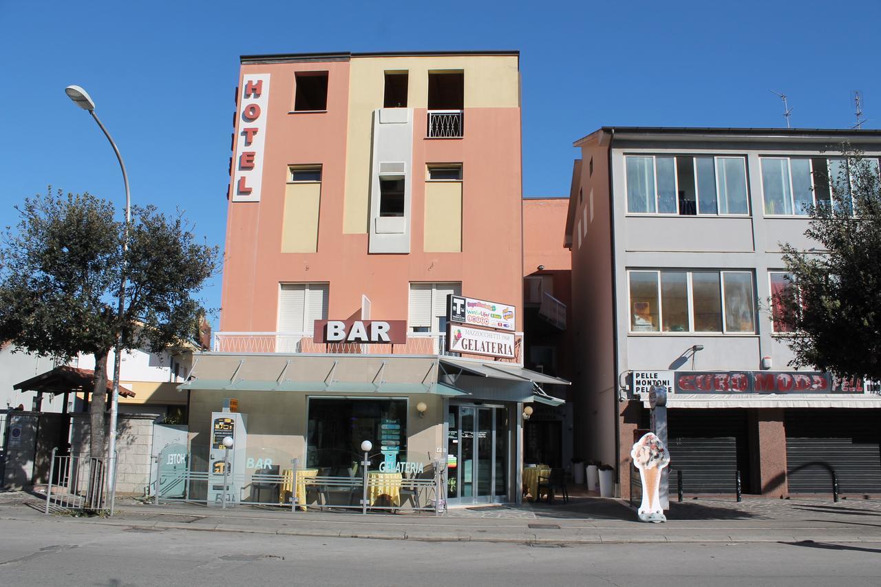 Hotel Mazzocchetti Citta Sant'Angelo Ngoại thất bức ảnh